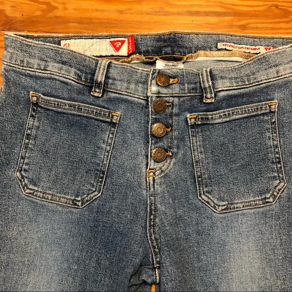 Guess Vintage Button Boot Cut Patch Front Pocket Jeans 29 Fit like a 6 - Image 3