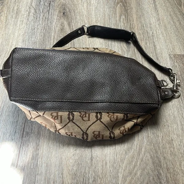 Dooney & Bourke Vintage Hand/Shoulder Bag - Image 14
