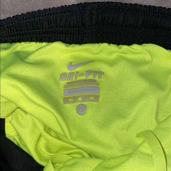 NIKE DRI-FIT SHORTS - Image 4