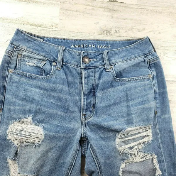 American Eagle Tomgirl Distressed Jeans Womens 4 Regular Light Wash Tapered - Image 5