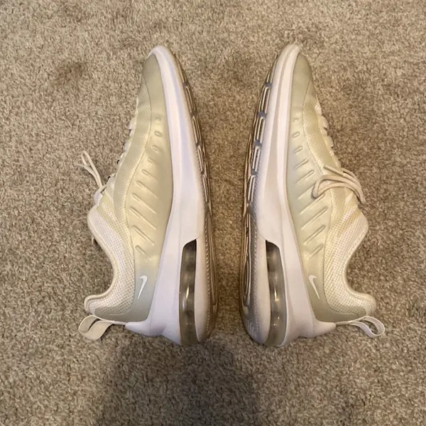 Nike Air Max‎ Axis Womens White Light Bone Running Shoes AA2168-105 Size 8 - Image 7