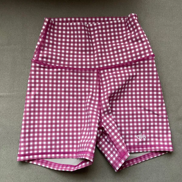 Alo Yoga 4” Vapor High Waist Gingham Short Raspberry Sorbet XXS - Image 2