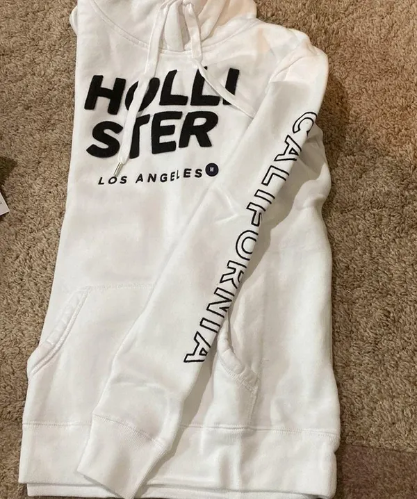 Hollister Women’s White Hoodie - Image 2