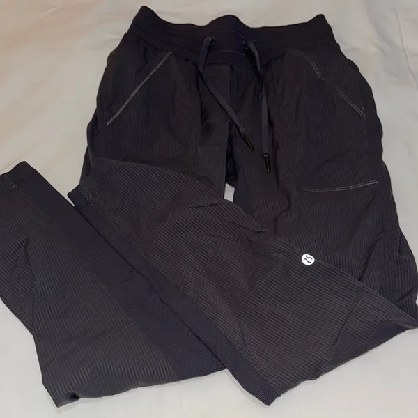 Lululemon, Gray Jogger Pants - Image 3