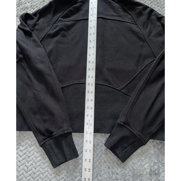 Lululemon Women's Scuba Hoodie Black 1/2 Zip Cropped Thumbholes Sz 4 - Image 7