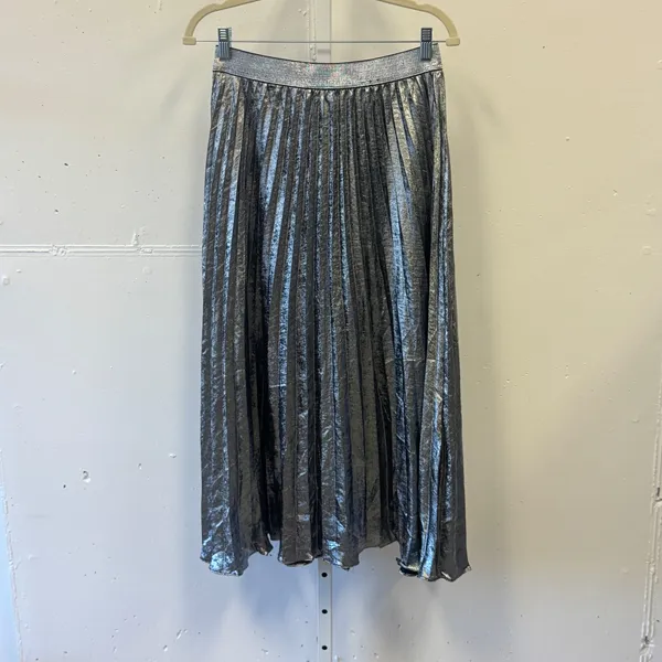 NWT Lucy Paris Metallic Silver Pleated Midi Skirt Charcoal Gray Women's Medium - Image 2