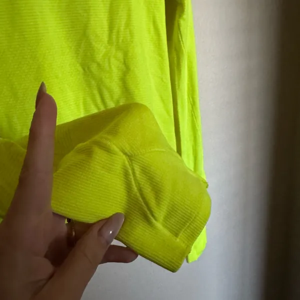 Lululemon Swiftly Tech Long Sleeve Shirt 2.0 *Race Length Sz 10 Highlight Yellow - Image 5