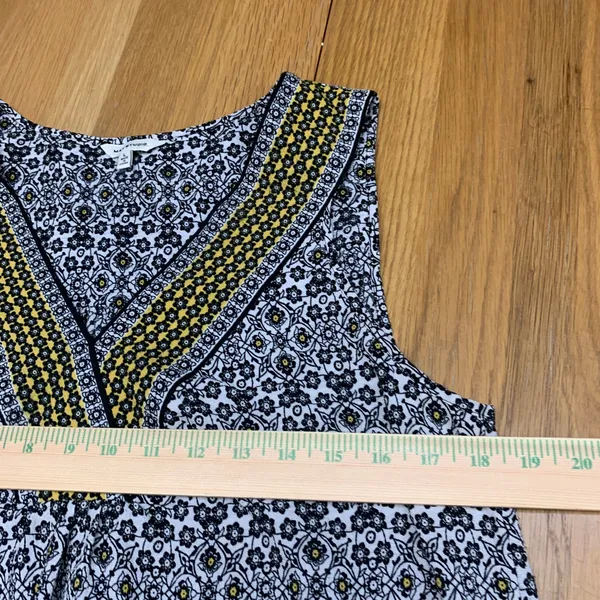 Max Studio Womens Black White Floral‎ Medallion V-Neck Sleeveless Blouse Large - Image 3
