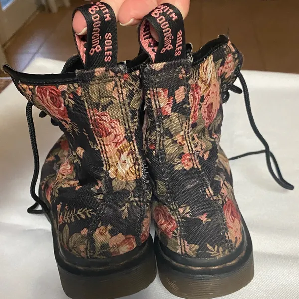 Dr.Martens 11821 Retired Vintage Victorian Rose Floral Combat Boots Retired W7 - Image 9