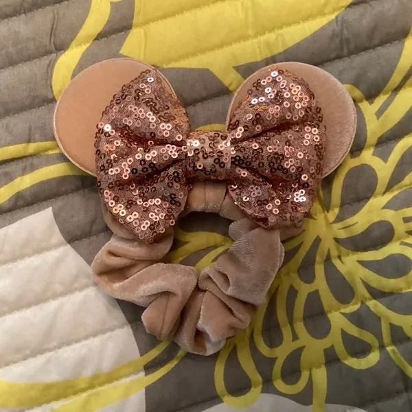Disney NWOT Set Pink Minnie Mouse Velvet Hair Scrunchie Ears and Sparkly Sequin Bow - Image 4