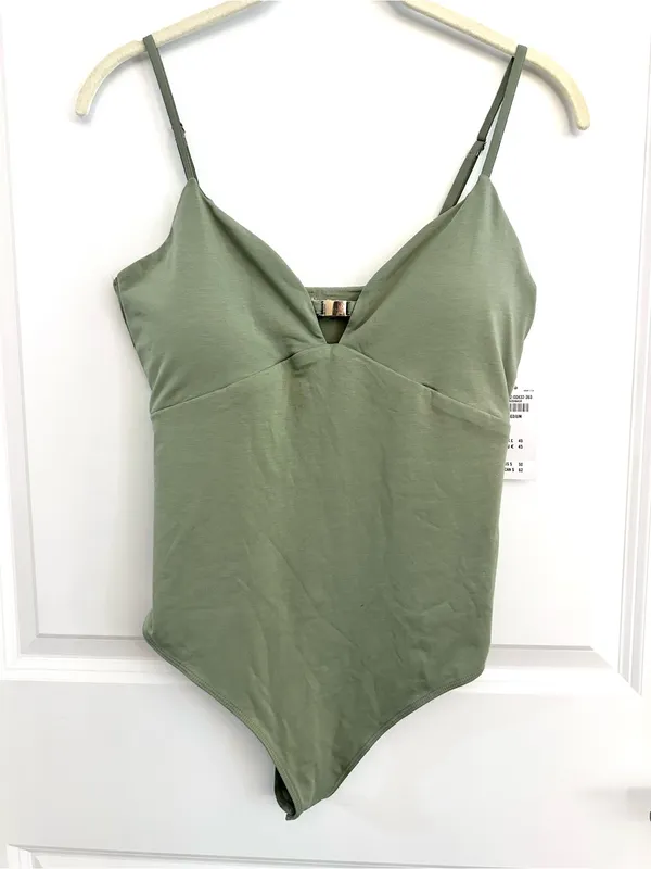 Abercrombie & Fitch Hardware Cutout Bodysuit NWT Medium - Image 3