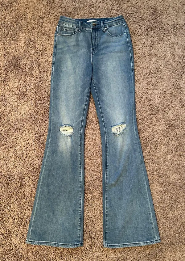 Good American ‼️ Good Flare Jeans‼️ - Image 3