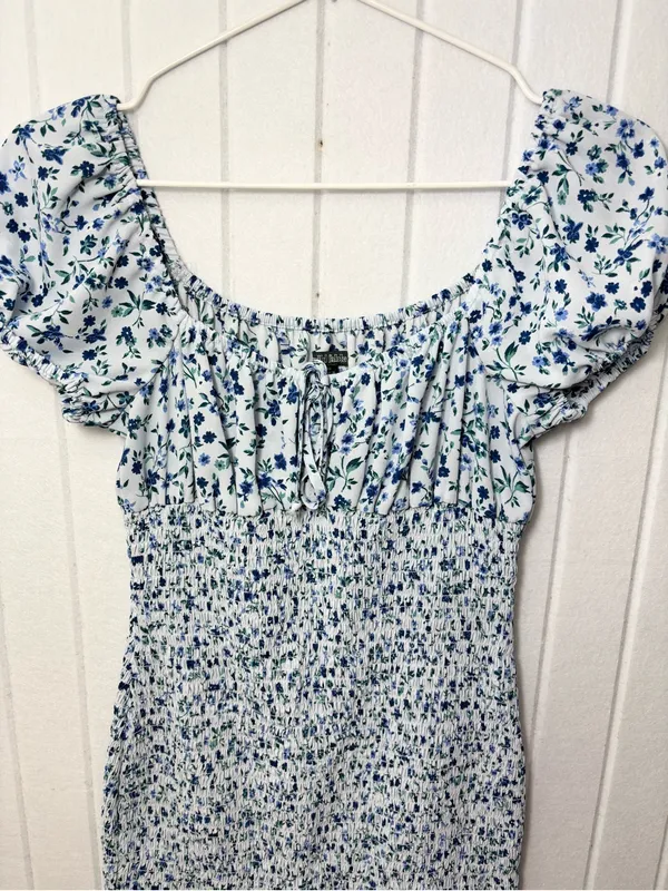wild‎ fable White & Blue Smocked Midi Dress with Puff Sleeves Size XS - Image 5