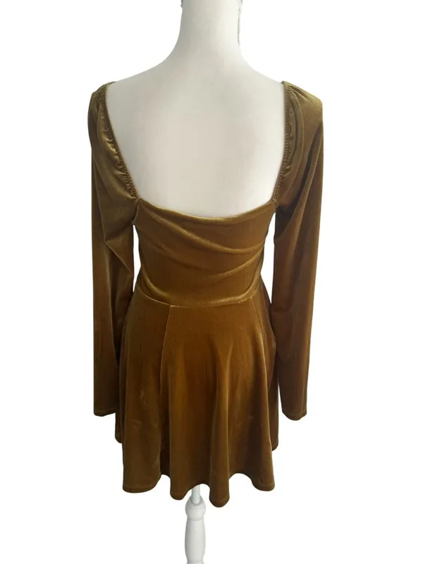 F21 Gold Velvet Long Sleeve Dress Size Small - Image 5