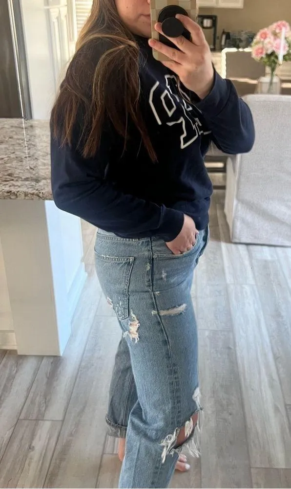 Gap crewneck sweater - Image 4
