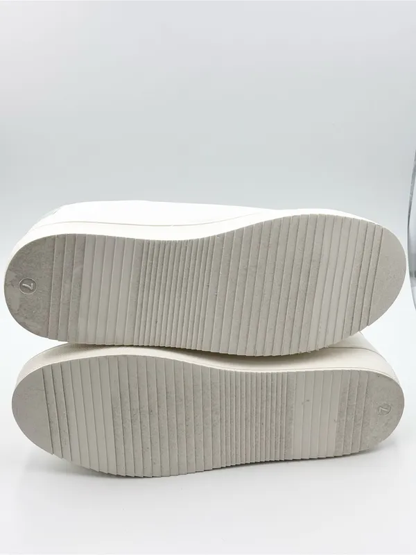 Disney White‎ Sneakers with Gold Mickey Accent and Mint Trim - Image 12