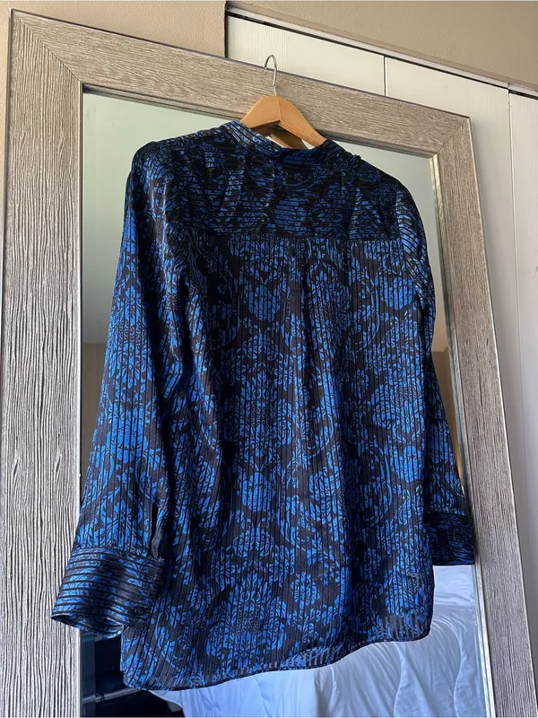 Alice + Olivia Blue And Black Striped Floral Long Sleeved Blouse Size Medium - Image 2