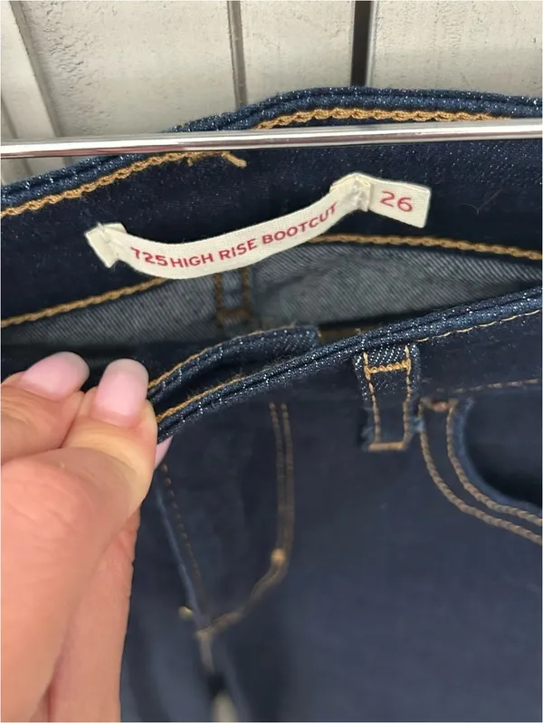 Levi’s 725 High Rise Bootcut Flared Preppy Jeans Size 26 Dark Wash Denim - Image 3