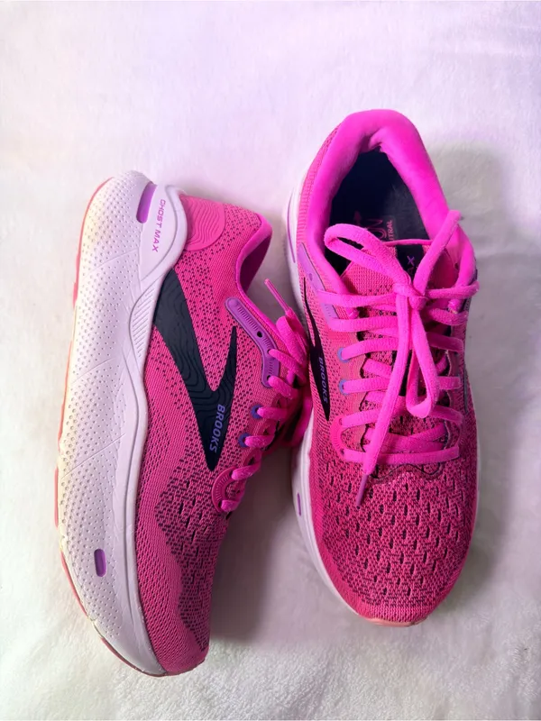 Brooks Ghost Max Women's Running Shoe - Hot Pink & Black - Image 5