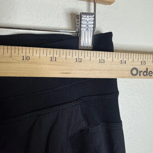 Lululemon Women's Dance Studio Pant III Unlined Joggers Black Size 4 - Image 4