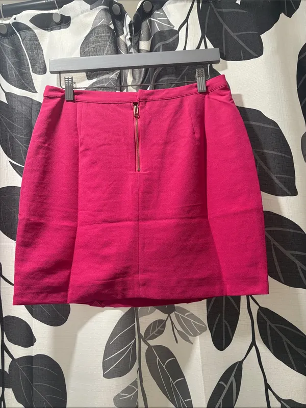 verty Hot Pink Mini Skirt with Layered Chevron Texture - Image 2