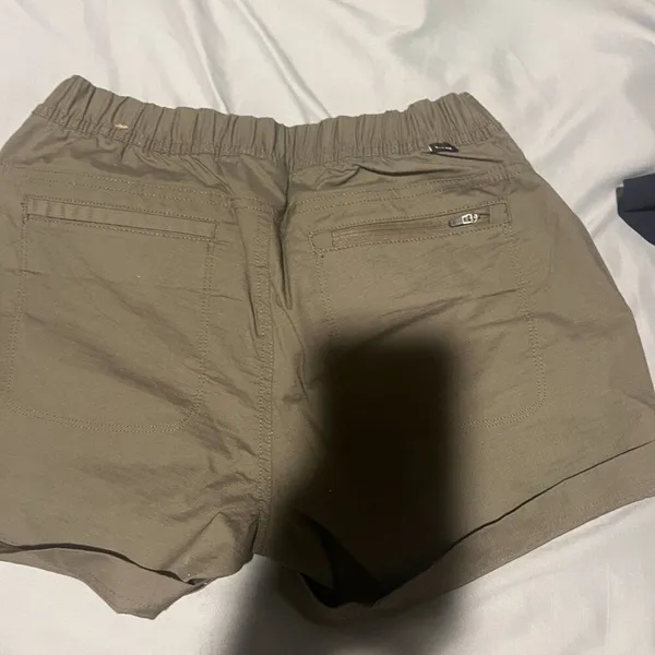 Prana green shorts‎ size 6 - Image 7