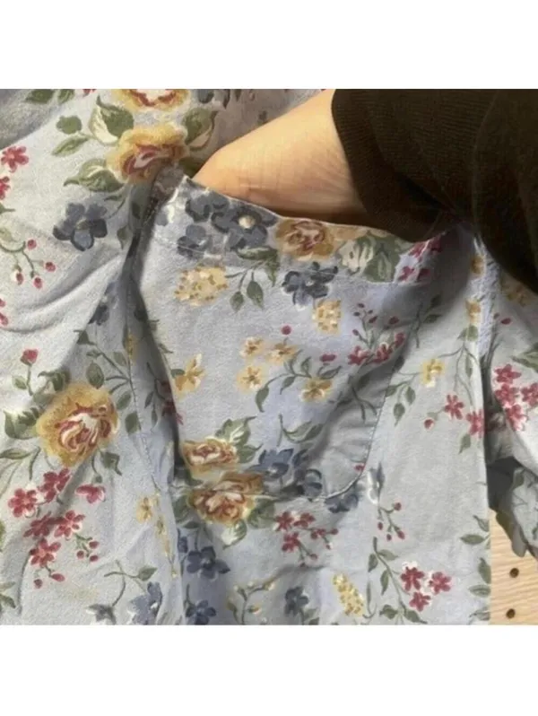 Vintage Blue Floral 90s collared button down short sleeve shirt y2k - Image 8