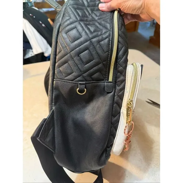 Betsey Johnson "Papparazzi" quilted backpack kitten face - Image 3