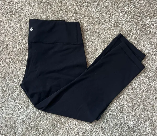 Lululemon Black Crop Capris Leggings 21" - Image 3