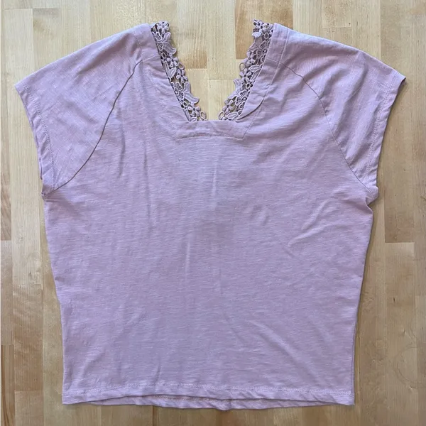 Anthropologie V Neck Lace Wedge Tee - Image 2