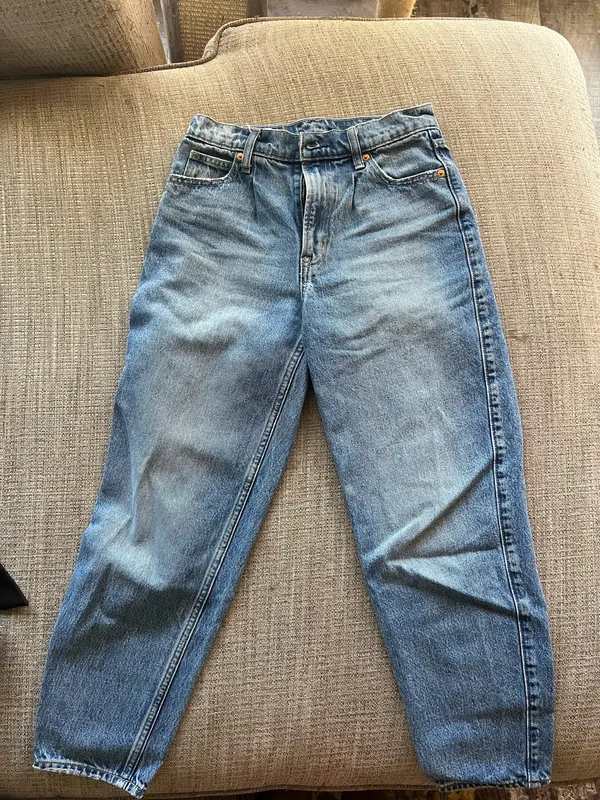 Gap Barrel High-Rise Jeans - Image 2