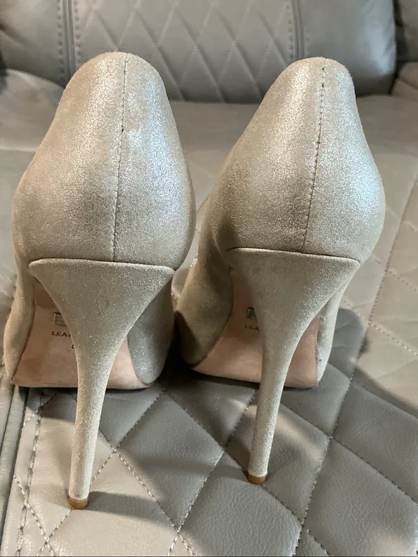Badgley Mischka Ivory Champagne Satin Peep-Toe Heels with Crystal Bow Accent - Image 5