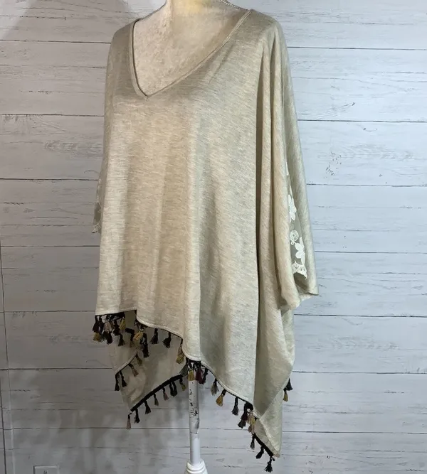 Knit lightweight poncho top lace detail fringe S/M oversized womens - Image 2