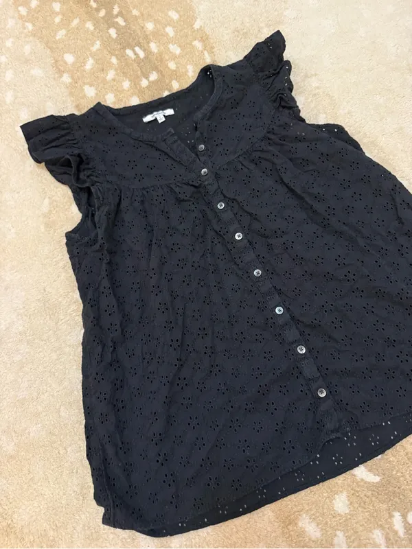 Madewell Black Eyelet Ruffle Sleeve Button Front Cotton Blouse Top M - Image 4