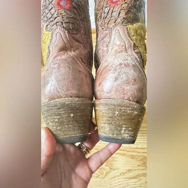 Corral Vintage Distressed Women's Daisy Overlay Cowgirl Boot Snip Toe Size 6 1/2 - Image 11