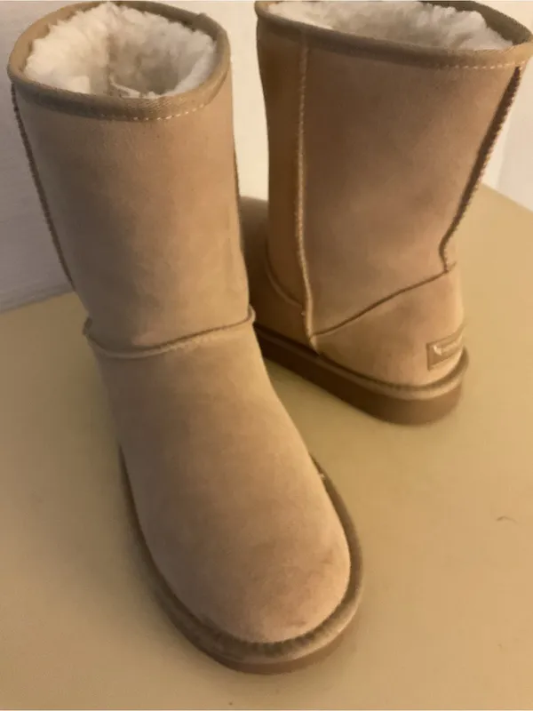 Koolaburra by Uggs women Tan Short classic short koola Boots US 9 - Image 2