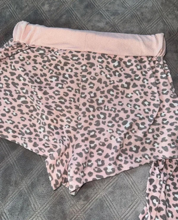 Short women’s pajama set pink size M - Image 8
