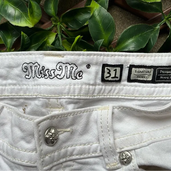 White Straight-Leg MISS ME Jeans - Image 5
