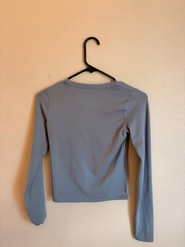 Long Sleeve Hollister Top - Image 2