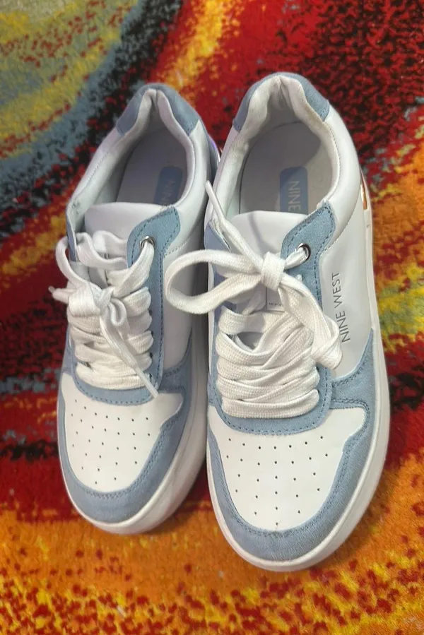Sneakers - Image 4