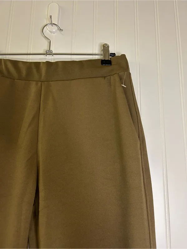 Zara Women's Olive Brown Sweatpants Size Medium - Image 2