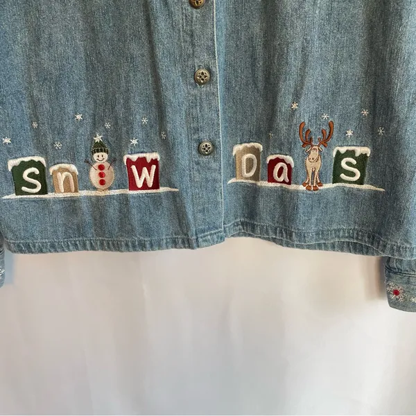 Christopher & Banks Denim Shirt Women’s M Snow Days Snowman Snowflake Embroidery - Image 6