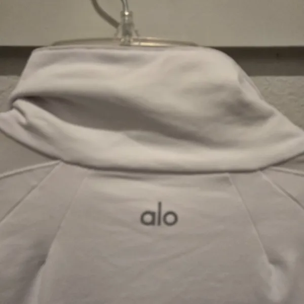Alo yoga jacket - Image 3