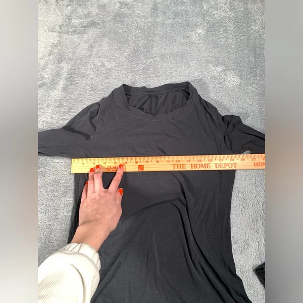Lululemon athletica Dark Gray Long Sleeve Shirt - Image 5