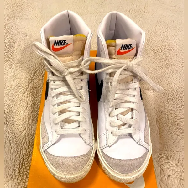 Women'S Nike Blazer Mid '77 Casual Shoes - Image 3