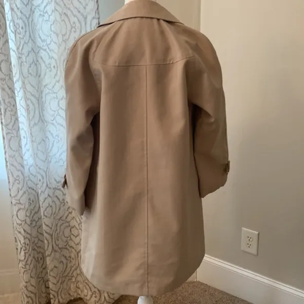 Elegant Beige Trench Coat Tan Size 6P - Image 3