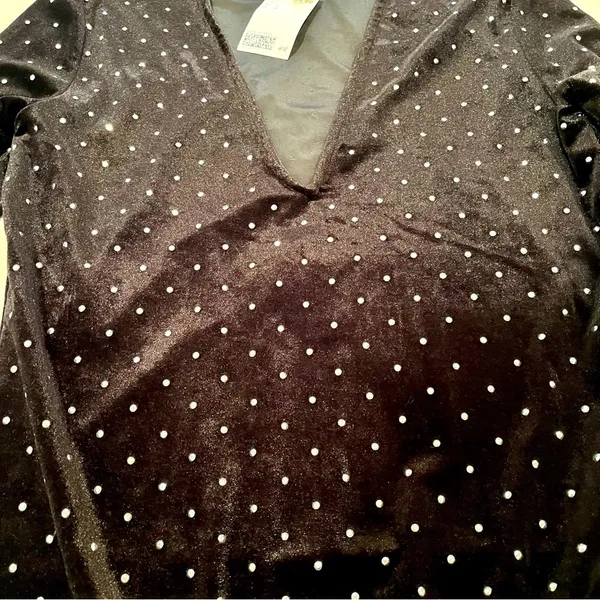 NWT V-Neck Long Sleeve Bodysuit - Image 8
