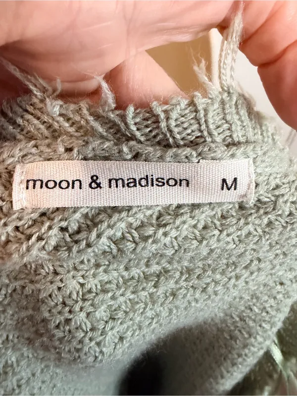 Moon & Madison Waffle Knit Crop Sweater Sage Green Distressed Hem Size M - Image 9