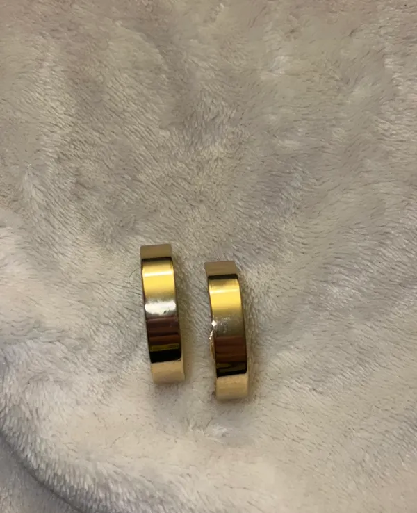 Gold Hoop Earnings - Image 3