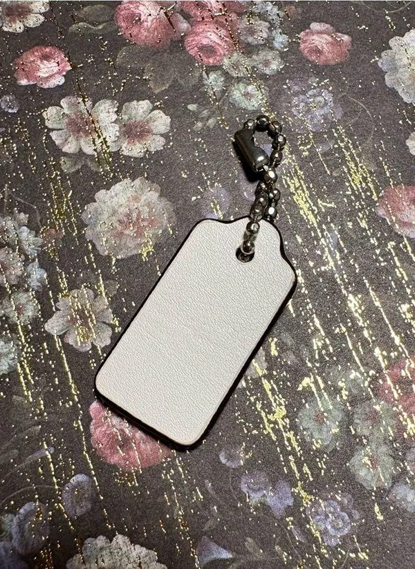 NWOT Coach Tag Key Chain Leather White With silver Hardware - Image 2